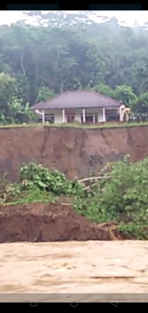 Rumah korban bencana : kang Aam