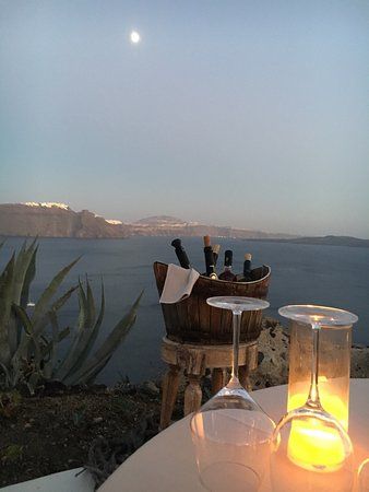 View ke teluk Saronic dari puncak Lycabettus. (Foto: Tripvidsor).