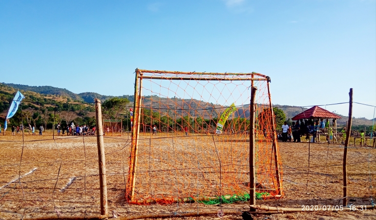 Dokpri. Lapangan Bola Desa Daha, Kecamatan Hu'u, Kabupaten Dompu, Nusa Tenggara Barat