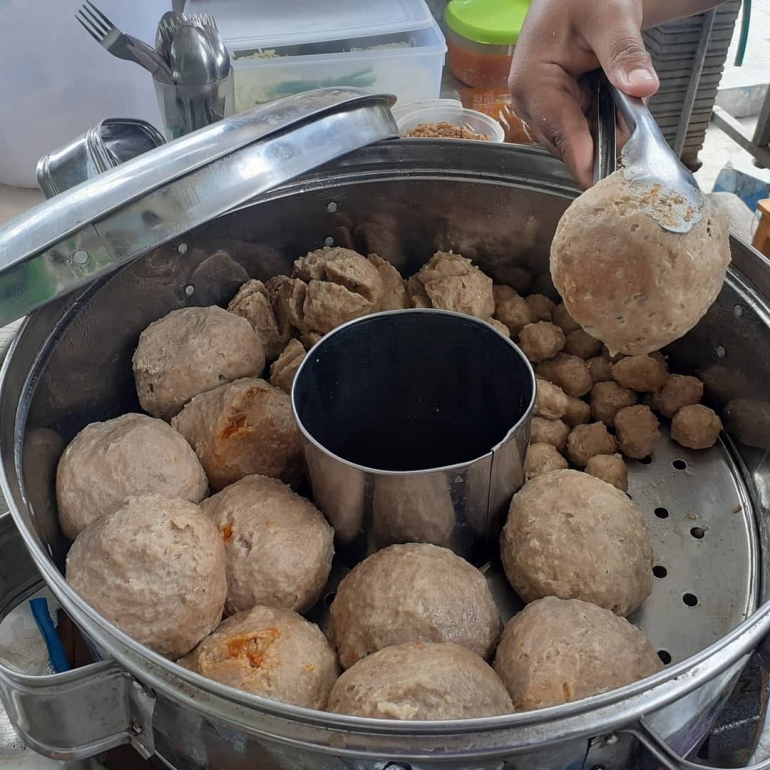 Bakso lava dan bakso biasa dok.pri