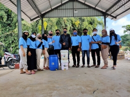 Mahasiswa Univertas Negeri Malang Mengolah Limbah Organik menjadi Kompos di TPST Desa Madiredo. Dokpri