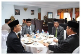 Almarhum Abd. Rahman Ismail Marasabessy bersama Menteri Agama, Penjabat Gubernur Malut, dan Sekjen Kemenag/dok.istimewa
