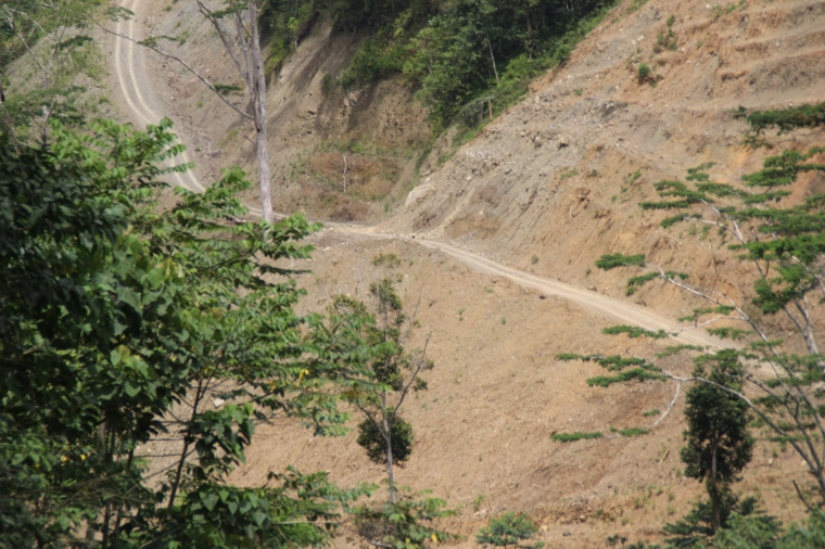 Jalan Rawan, apalagi di musim penghujan (Dokumen pribadi)