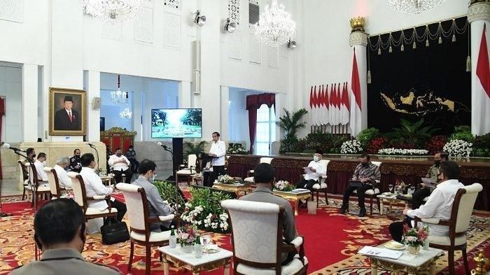 Rapat Terbatas Presiden Jokowi dengan para menteri (bali.tribunnews.com)