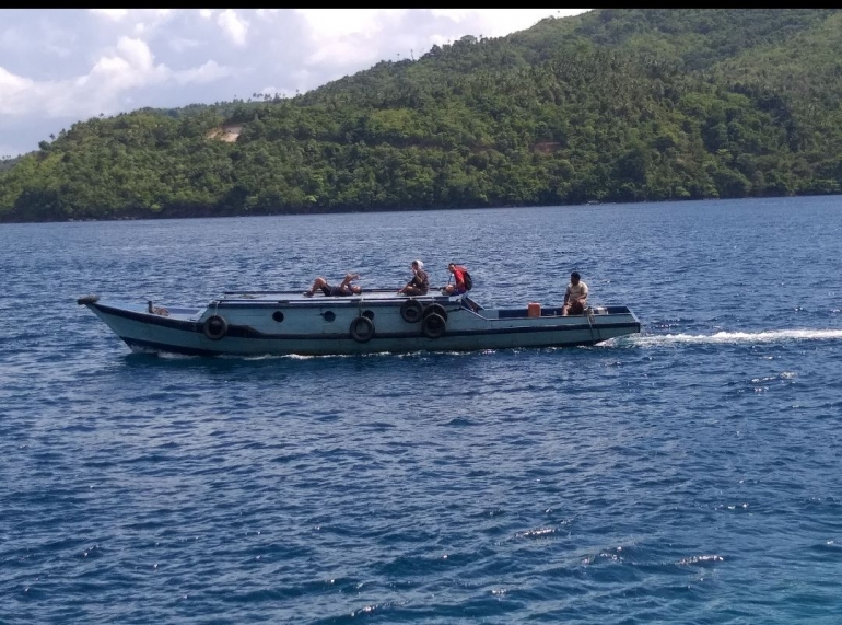 Dokpri. Motor Kayu di foto dari Pulau Maitara belatar pulau Tidore