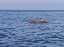 Dokpri. Salah seorang nelayan di depan Pulau Tidore