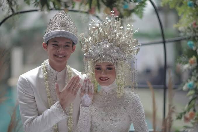 Dinda Hauw dan Rey Mbayang menggelar acara pernikahan di sebuah tempat di Jakarta, Jumat (10/7/2020). (Foto: Management Dinda Hauw)