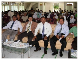 Almarhum Abd.Rahman Ismail Marasabessy bersama para candidat Ketua STAIN Ternate masa bakti 2010-2014/dok.istimewa
