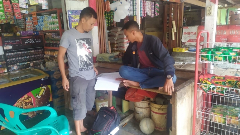 DokPri | Pendamping Lokal Desa sedang menfasilitasi pengurus BUMDES dalam upaya digitalisasi pelaporan Bumdes 