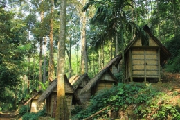 Rumah suku baduy dalam memiliki arah yang samaRumah suku baduy dalam memiliki arah yang sama (www.indonesiakaya.com)