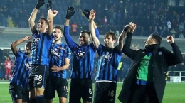Para pemain Atalanta merayakan kemenangan (tribunnews.com)