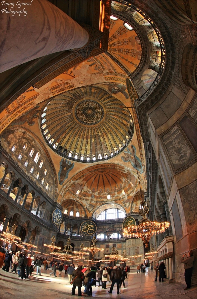Interior Hagia Sophia. Sumber: Koleksi pribadi