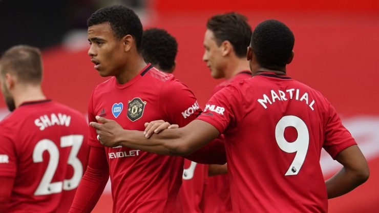 Manchester United kehilangan 2 poin di Old Trafford ketika ditahan imbang 2-2 oleh Southampton (Foto Skysports.com)