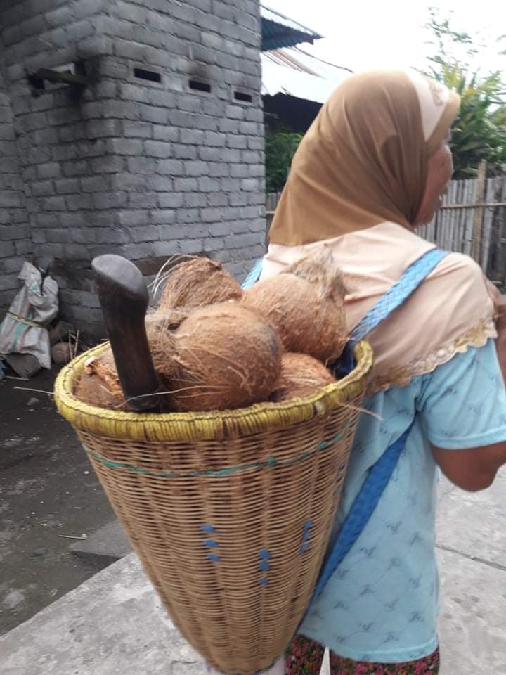 Saloi di pundak warga. Dokpri