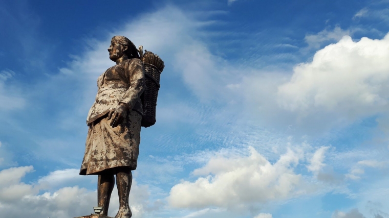 Monumen Patung Saloi di Jailolo. (Foto: Yunita Werdiningrum/yunitawerdi.blogspot.com)