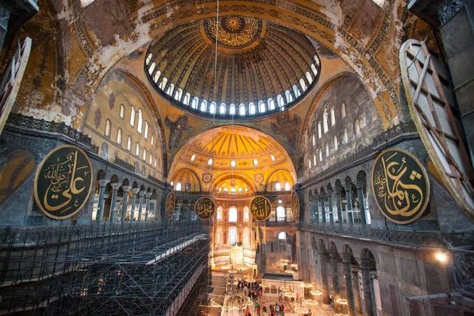Interior Hagia Sophia. Foto: kumparan.com