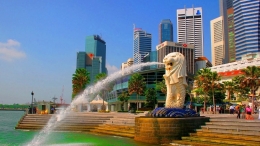Merlion Park, ikon negara Singapura (Sumber: livein.com)