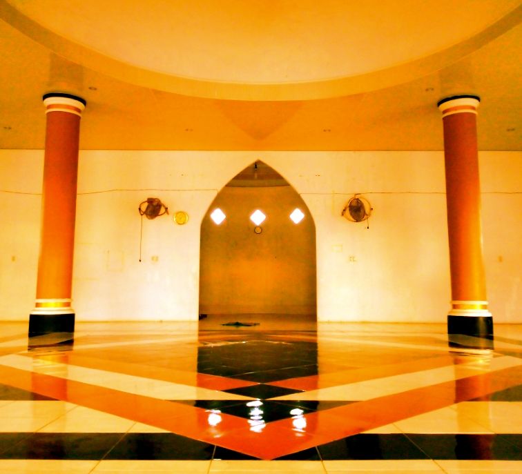 Dalam Masjid Turki di Bitay (doc Pribadi)