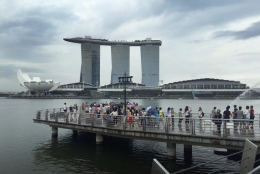 Indonesia dan Singapura memiliki hubungan erat dalam sektor pariwisata. Singapura merupakan favorit bagi wisatawan Indonesia, pun begitu sebaliknya (Sumber: kompas.com)