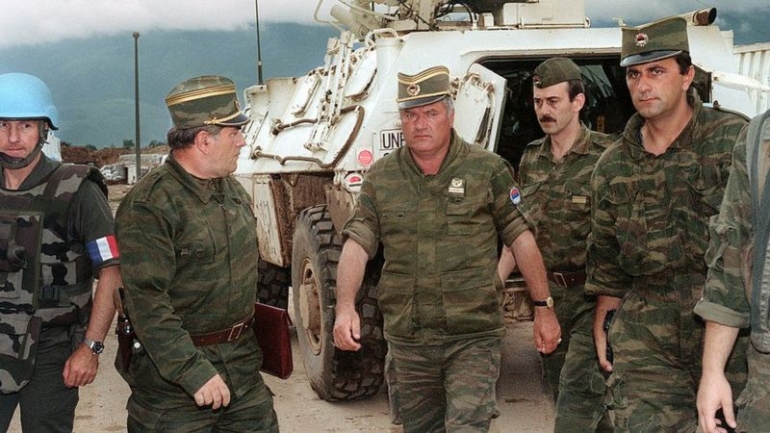 Ratko Mladic (tengah) (Foto BBc Indoensia)