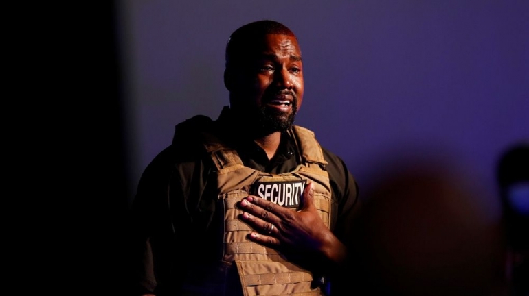 Kanye West menangis dalam pidato peluncuran kampanye kepresidenannya (Sumber Foto : Randal Hill/Reuters)