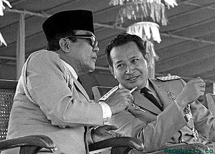 Presiden RI Pertama dan Kedua, (Alm) Soekarno dan (Alm) Soeharto | Sumber gambar: soeharto.co