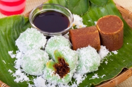 Ilustrasi klepon, kue tradisional Indonesia. (Dok. Shutterstock/Riki Risnandar PhotoPro via KOMPAS.com)