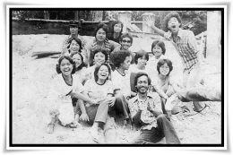 Kenangan penggalian arkeologi di Candi Sewu, 1980 (Foto: Keluarga Mahasiswa Arkeologi)
