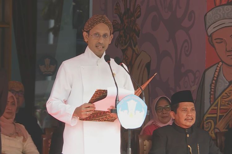 Nadiem Makarim saat Upacara Hari Peringatan Sumpah Pemuda di kantor Kemendikbud di Jakarta, Senin (28/10/2019). YouTube/KemendikbudRI via KOMPAS.