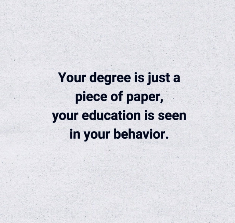 Kata bijak mengenai gelar dan pendidikan (@bittertrueword)
