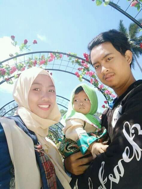 Foto keluarga Wibi dan Nurul (dokpri)