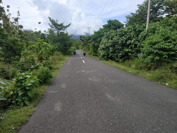 Jalan masuk menuju ke lokasi wisata | Foto: Dokumentasi Pribadi