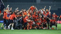 Perayaan juara Basaksehir di musim 2019/20 Liga Turki. Gambar: Dok. Istimewa via Tribunnews.com