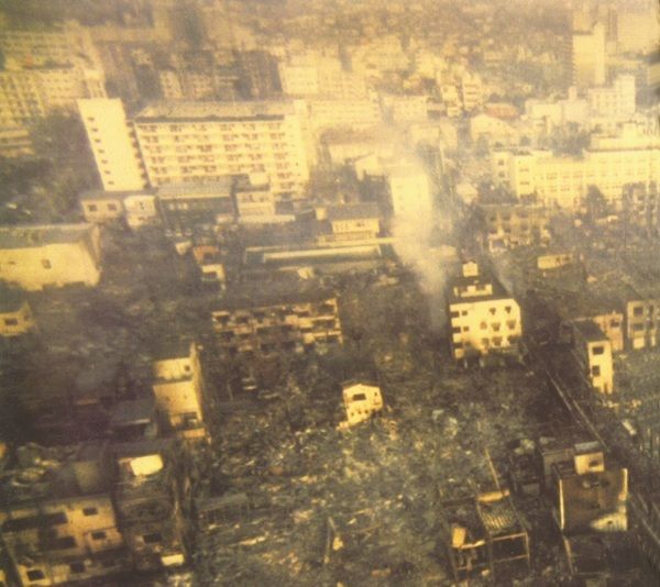 Sumber gambar : Gempa Kota Kobe Jepang 1995, Mainichi Shinbun, Japan