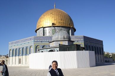 Holy Land ( dok pri )