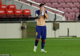 (Messi tidak berdaya saat timnya kalah dikandang dari Osasuna/ sumber foto dilansir dari Dailymail.co.uk)