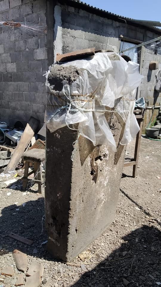 Untuk sementara prasasti Besole ditutupi plastik (Foto: Doni W.)