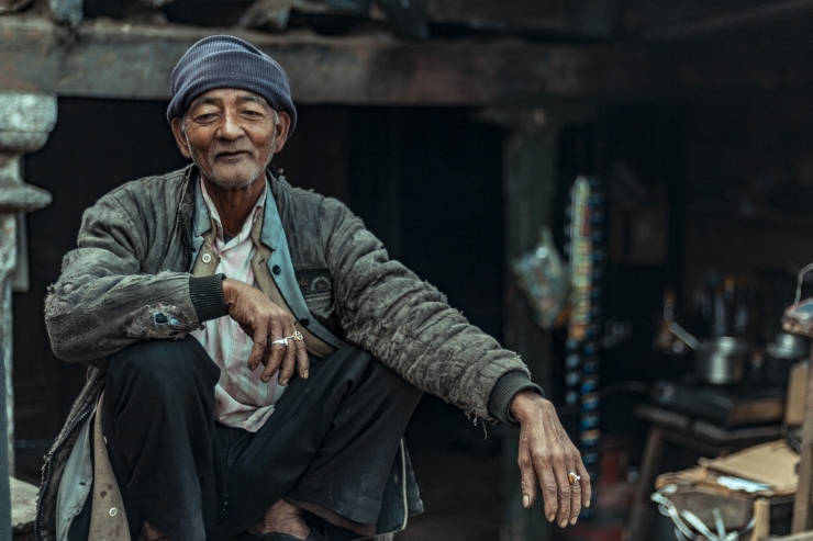 ilustrasi laki-laki tua. (sumber: pixabay.com/yogendras31)