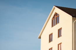 Investasi yang aman di bidang properti seperti rumah dan tanah( sumber foto pixabay.com)