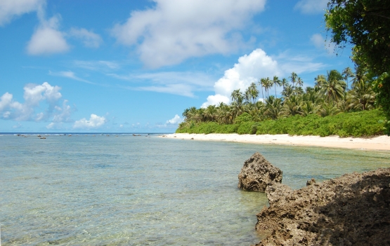 Pantai di Pulau Melonguane, Kep. Talaud. Sumber: Balar Sulut