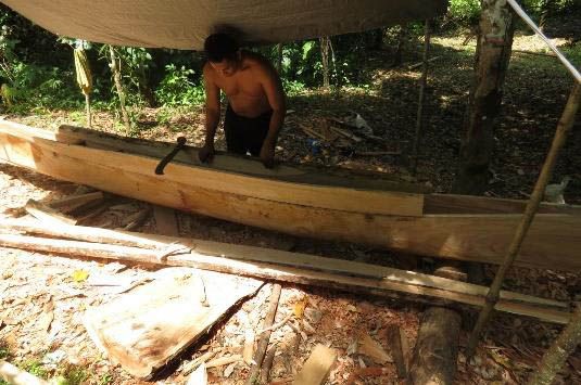Tradisi Pembuatan perahu kayu di Kep. Talaud. Sumber: Balar Sulut