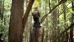Gambar mayat bunuh diri di hutan Aikogahara (sumber: pinterest.com)