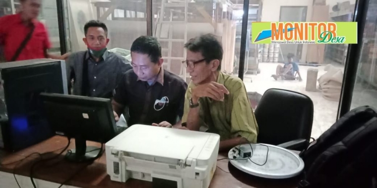 monitor-desa-5f266294d541df70eb329832.jpg