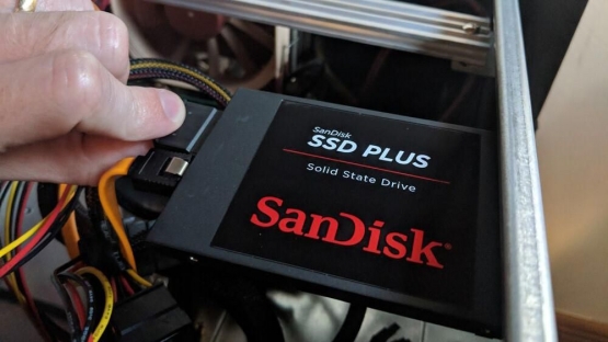 Sumber : https://www.pcmag.com/how-to/how-to-copy-your-windows-installation-to-an-ssd 