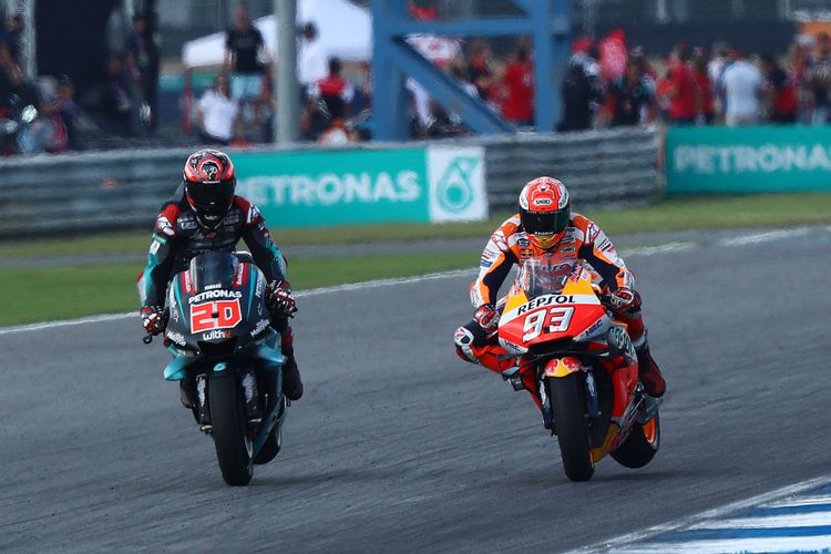 Di Thailand 2019, Quartararo juga memberikan persaingan sengit kepada Marc Marquez, walau akhirnya Marc unggul. Gambar: Twitter/Motogp