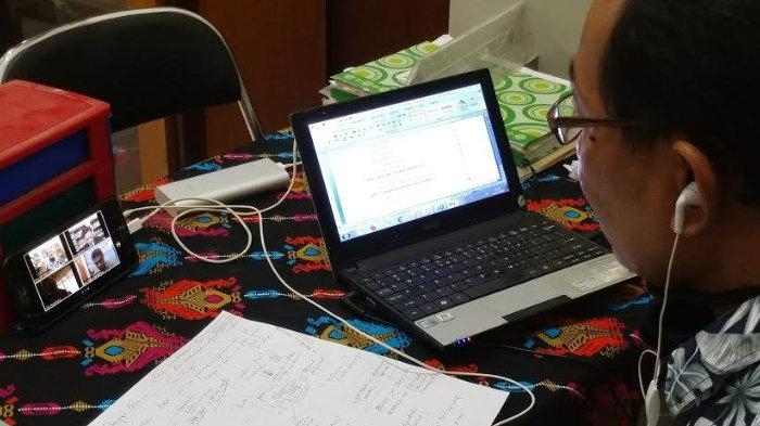 Ilustrasi pembelajaran jarak jauh| Sumber: Surabaya Tribunnews/ Sri Wahyunik