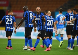 Selebrasi D'Ambrosio usai mencetak gol pada laga kontra Napoli dalam lanjutan pekan ke-37 Serie A (29/07/2020). Foto: Inter.it