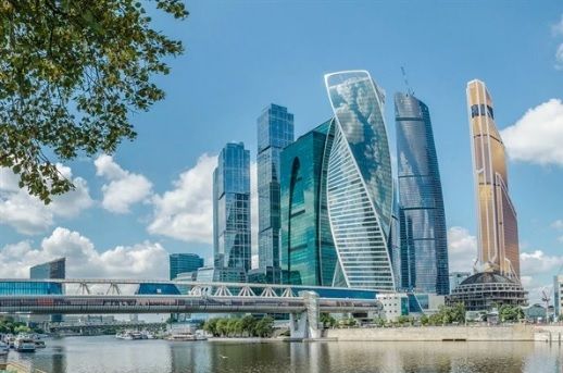 source : Moscow's new financial district, known as Moscow City, June 23, 2016 (Photo by Flickr user Syuqor Aizzat, licensed under the Creative Commons Attribution 2.0 Generic license). [worldpoliticsreview.com]
