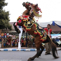 Foto Jaran Kencak SDN Sumberejo 1 Lumajang pada Harja | Edited: Bara Mas Yudra