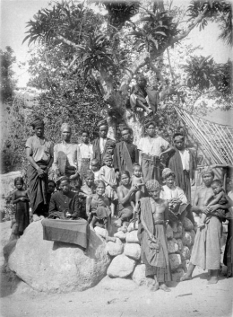 Suku Batak sekitar Tahun 1914-1919 (Sumber: Tropenmuseum)
